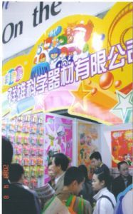 塑膠玩具 技術(shù)開發(fā)與市場(chǎng)銷售的雙輪驅(qū)動(dòng)